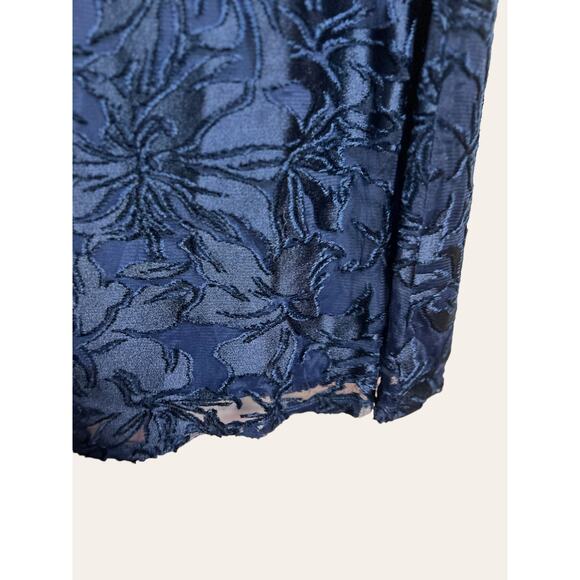 Tahari St. Levine Navy Blue Floral Burnout Velvet Cowl Neck Formal Gown Size 8 - Picture 5 of 11